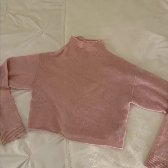 Cozy Pink Turtleneck Sweater - Picture 2 of 3